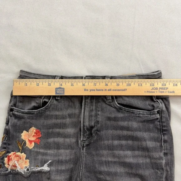 Driftwood Roxy Floral Embroidered Flare Jeans Gray Raw Hem Size 26 Classic Fit - Picture 2 of 10